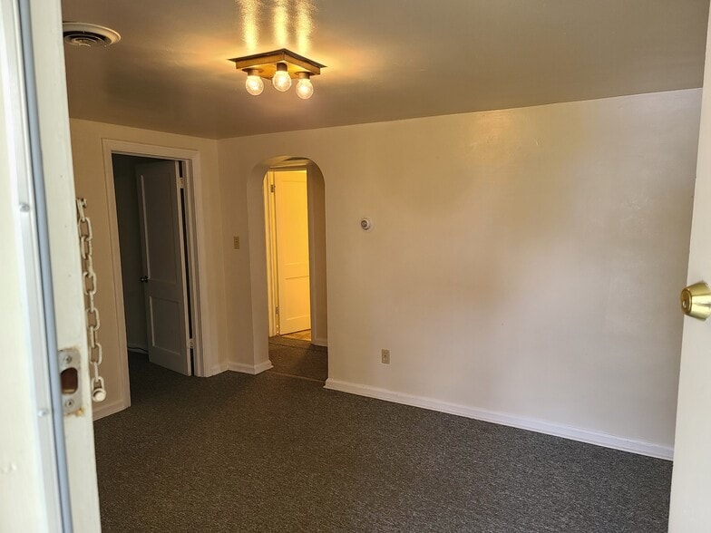 Living room - 48 W Wilson St