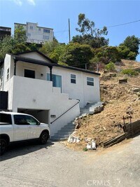 Building Photo - 6901 Cahuenga Park Trail