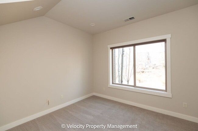 Building Photo - Live in the heart of the Old Mill District!