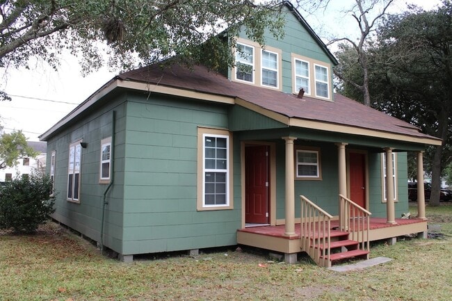 Building Photo - 402 Granberry St