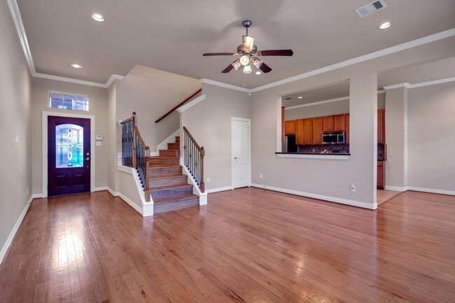 Building Photo - 3414 Home St