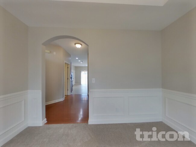 Building Photo - 825 Old Forester Ln