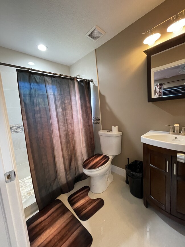 Bathroom - 1121 NW 30th Ter