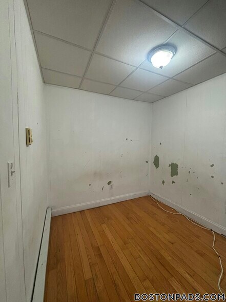 Building Photo - 289 Chelsea St