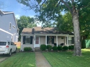 Building Photo - Sylvan Park!