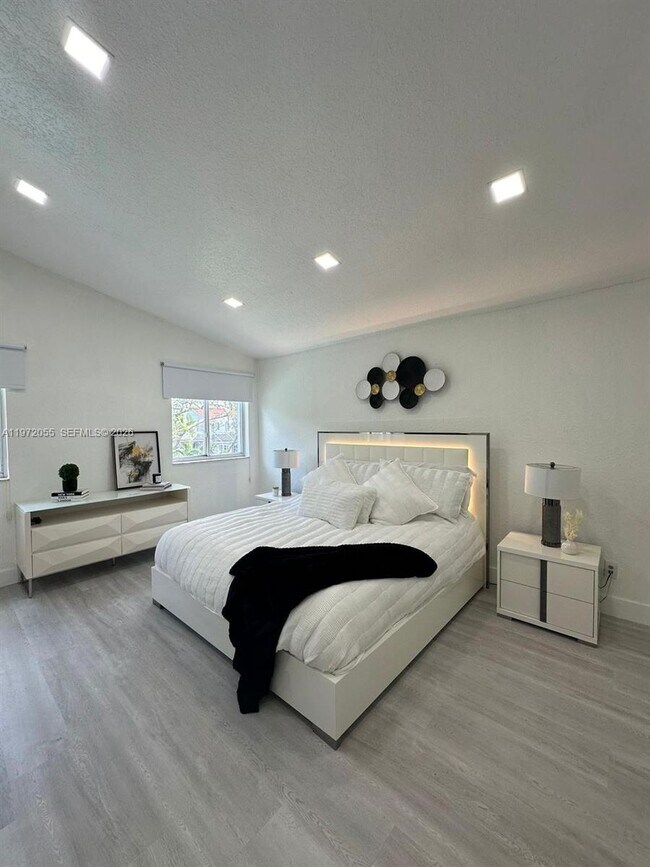 Building Photo - 1607 SW 157th Ave