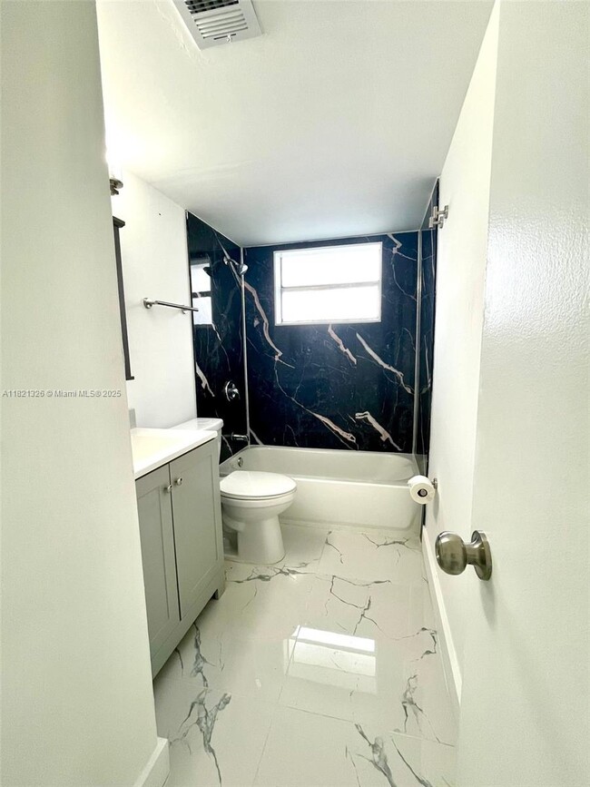 Building Photo - 830 SW 74th Terrace