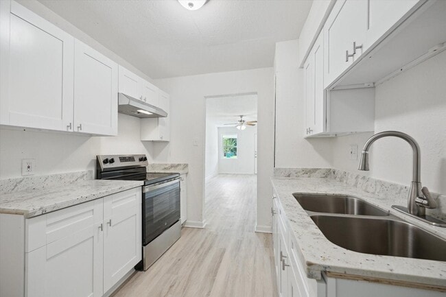 Building Photo - 5111 Clover St