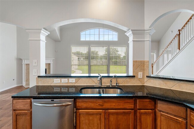 Building Photo - 21915 Sunvolt Ct