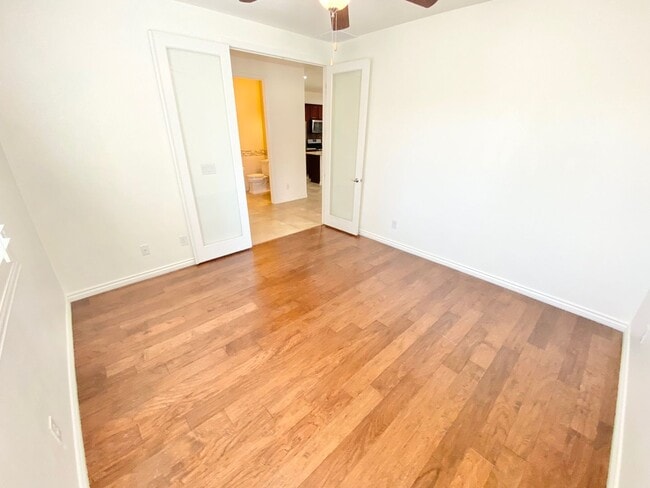 Building Photo - Inviting home with relaxing backyard spa in desirable Henderson location