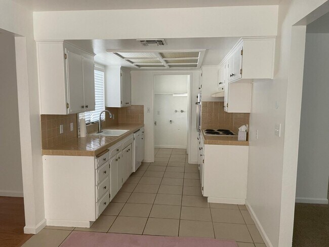 Building Photo - 309 N Fordham Ave