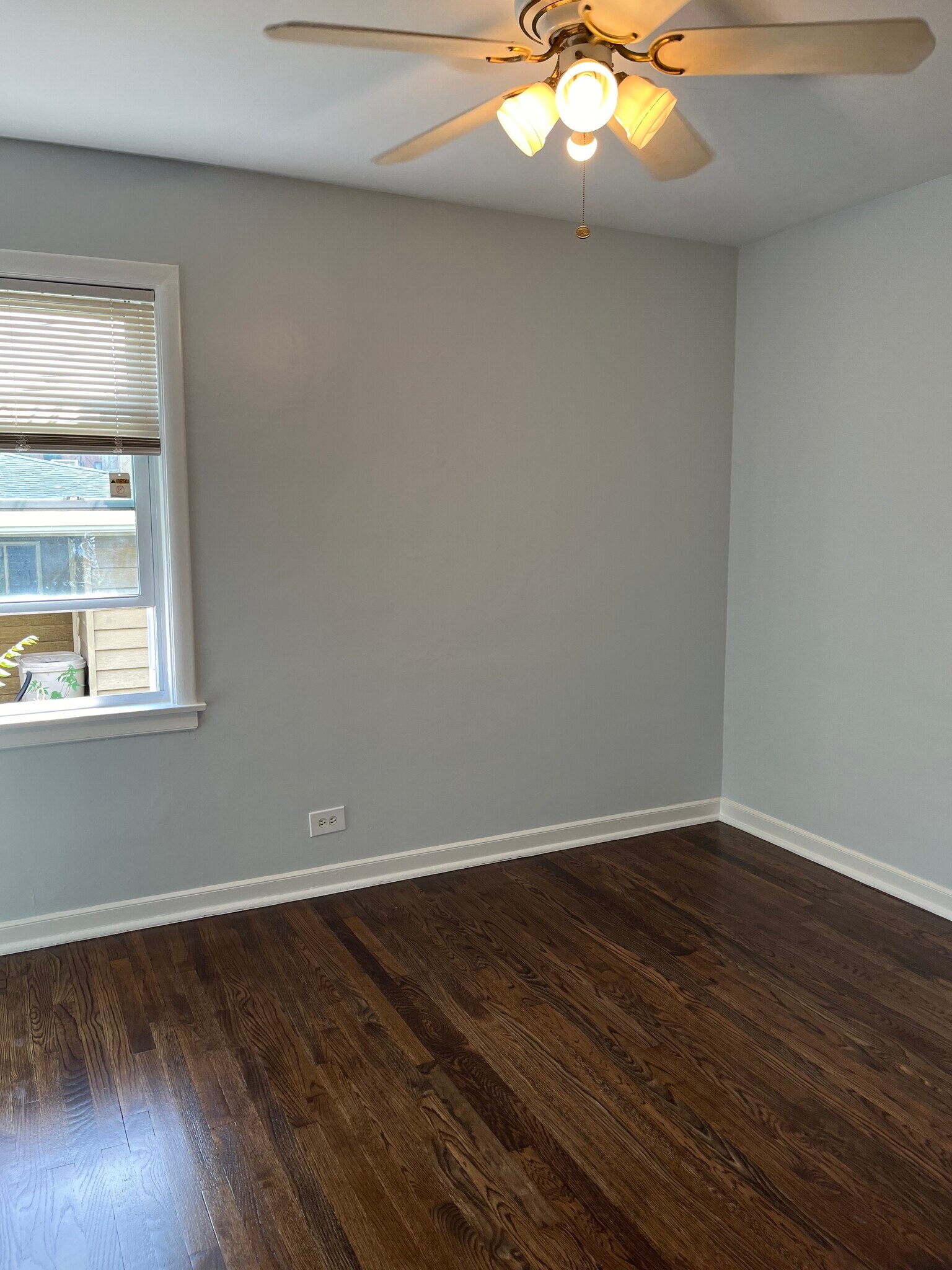 Bedroom 1 - 728 Dobson St