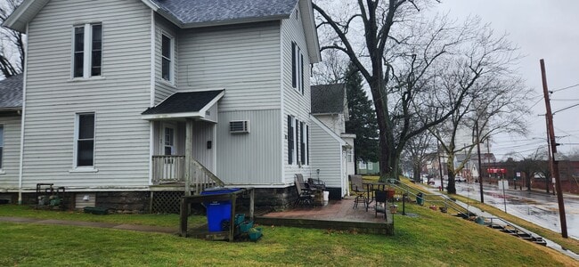 Building Photo - 435 N Water St