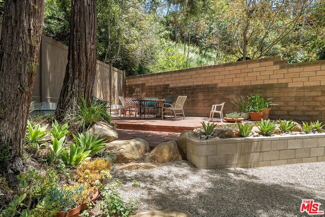Building Photo - 10311 Clusterberry Ct