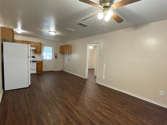 Building Photo - 1719 Short St