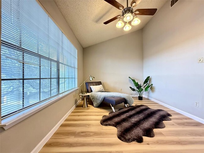 Building Photo - 7122 Wood Hollow Dr