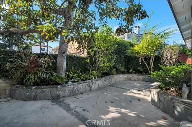 Building Photo - 857 6th St