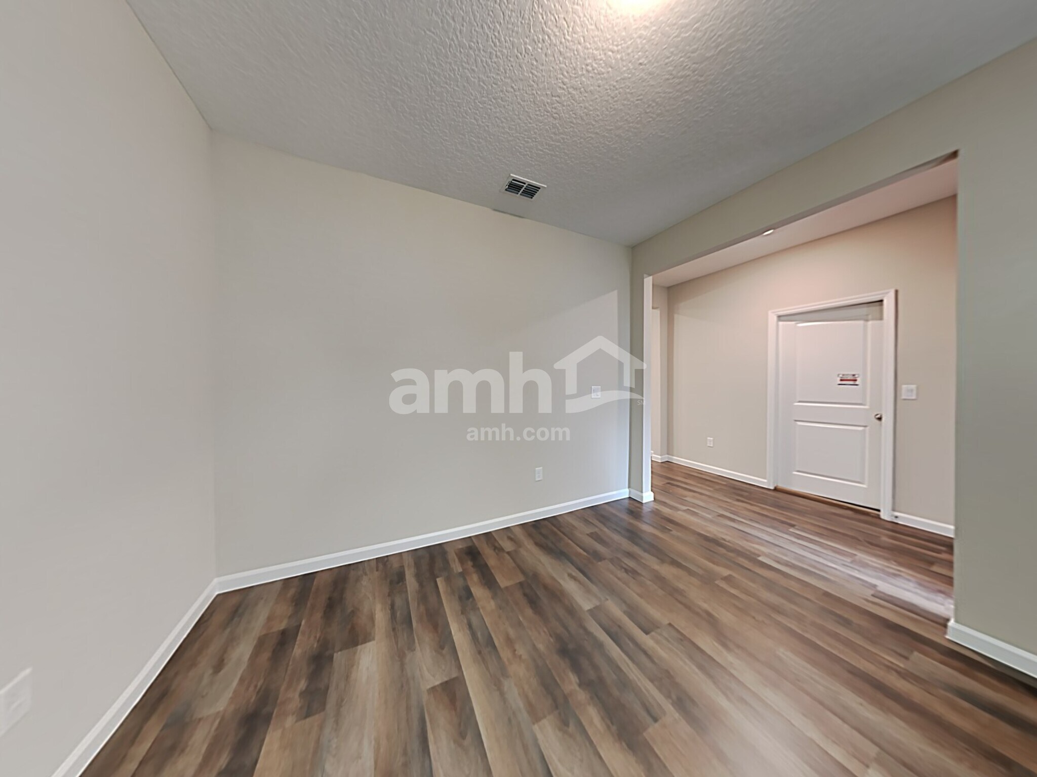 Building Photo - 163 Spruce Point