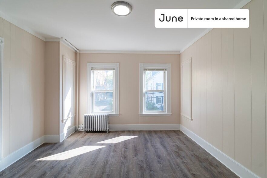 Building Photo - Room in Shared 7 bed/2 bath home