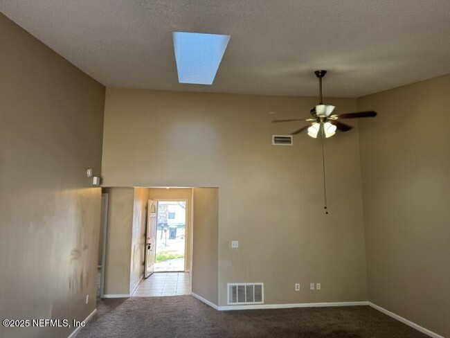 Building Photo - 2654 Hidden Village Dr