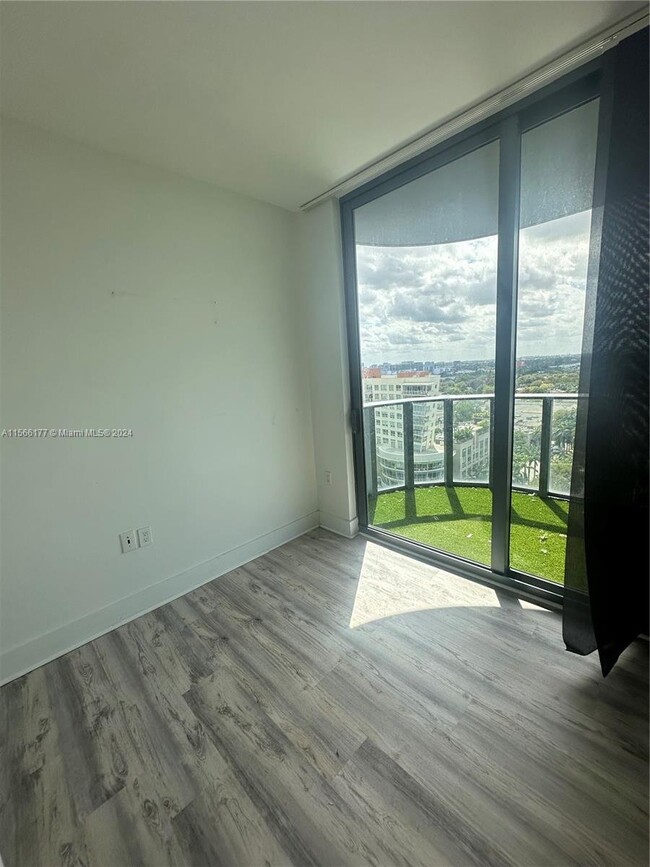 Building Photo - 121 Northeast 34th Street Apt #1416, Miami...