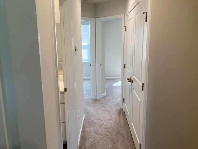 Building Photo - 565 Hampton Townes Dr