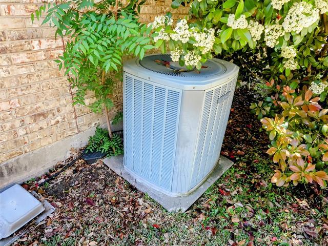 Building Photo - 8376 Davis Dr