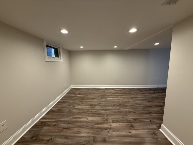 Building Photo - 4 Dresser Ave
