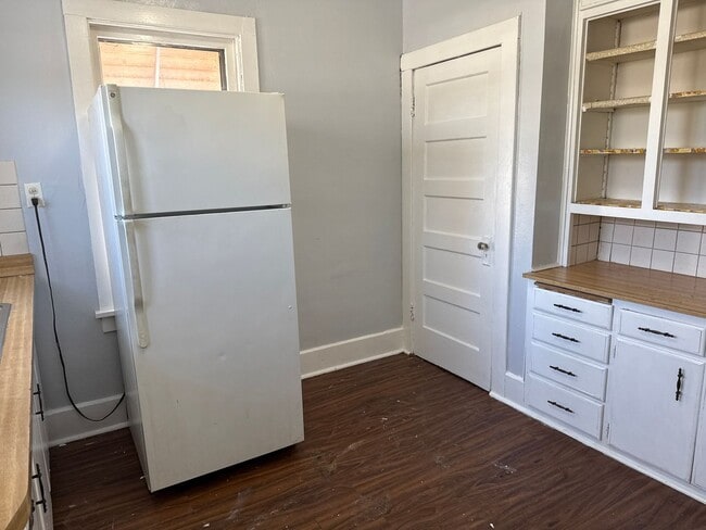 Building Photo - 2200 S 13th St