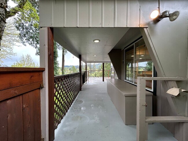 Building Photo - Stunning Views! Secluded 2 Bed, 1 Bath Gem!