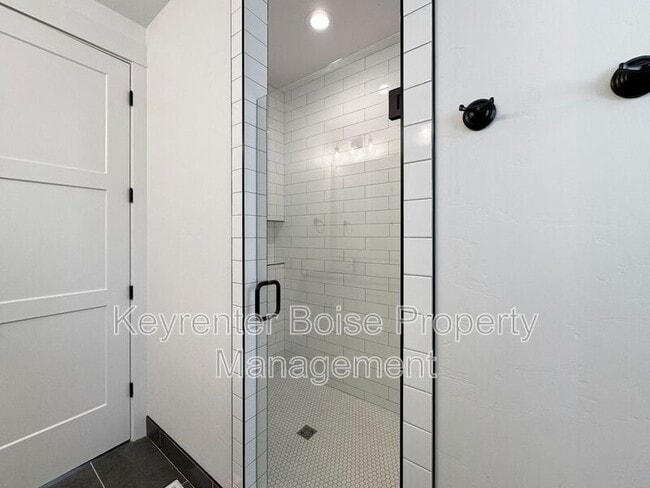 Building Photo - 2985 W Hidden Springs Dr