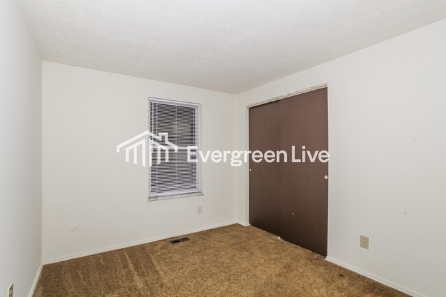 Building Photo - 8654 Belle Chase Dr