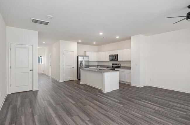 Building Photo - Absolutely Beautiful Townhome in Lovely Wake Forest Community