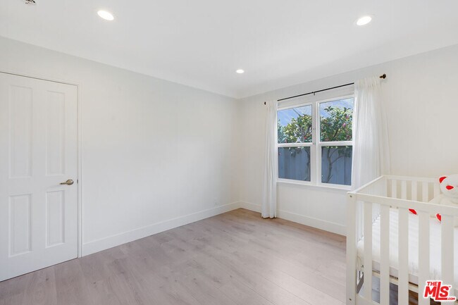 Building Photo - 149 S Kenter Ave