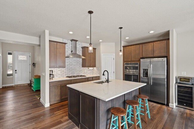 Building Photo - Modern Comfort Meets Mountain Beauty – 4-B...