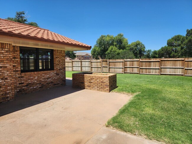 Building Photo - 516 Diamondhead Dr