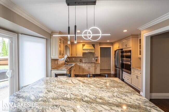 Building Photo - 47898 Lamplighter Trail