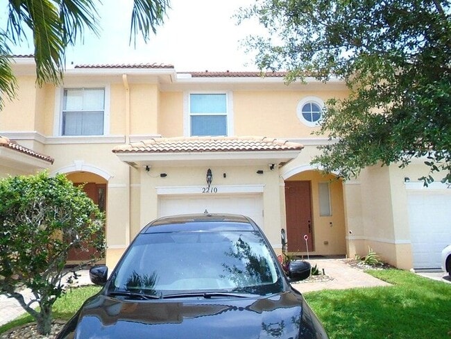 Primary Photo - 2210 Seminole Palms Dr