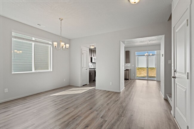 Building Photo - Stunning 3 Bed, 2.5 Bath Home in Spokane V...