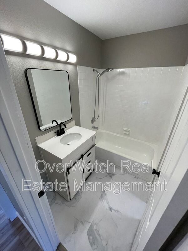 Building Photo - 6131 Prosperity Dr