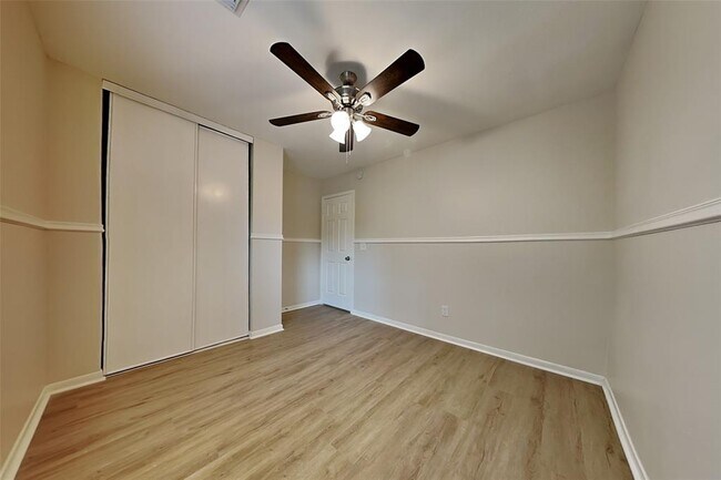 Building Photo - 4010 Spring Meadow Dr