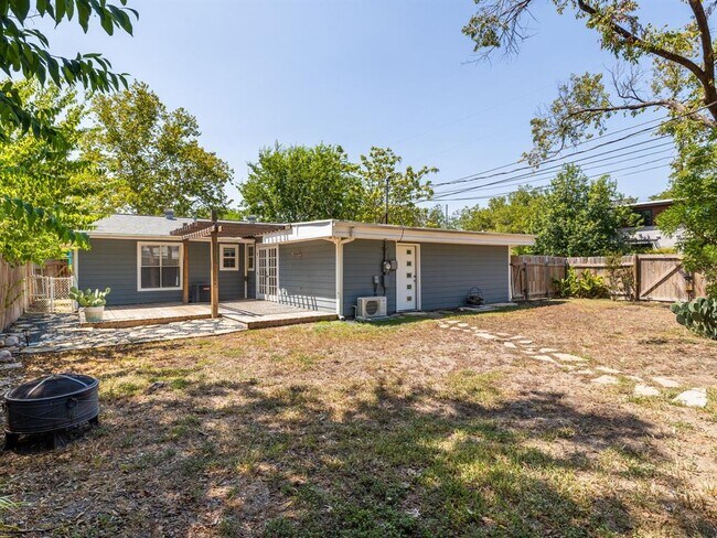 Building Photo - 1112 Arcadia Ave