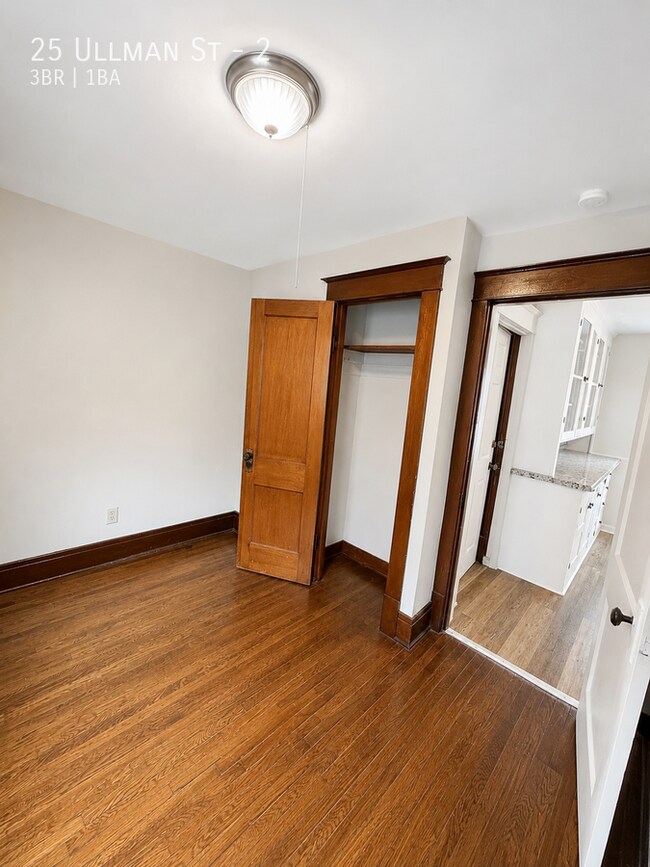 Building Photo - 25 Ullman St