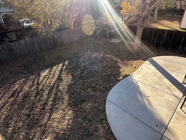 Building Photo - "Rare Opportunity" 3 bedroom 2 bath in the...