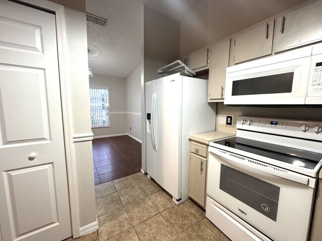 Building Photo - 2728 Corrigan Dr
