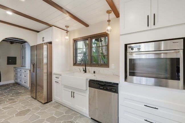 Building Photo - 3608 Wilshire Terrace