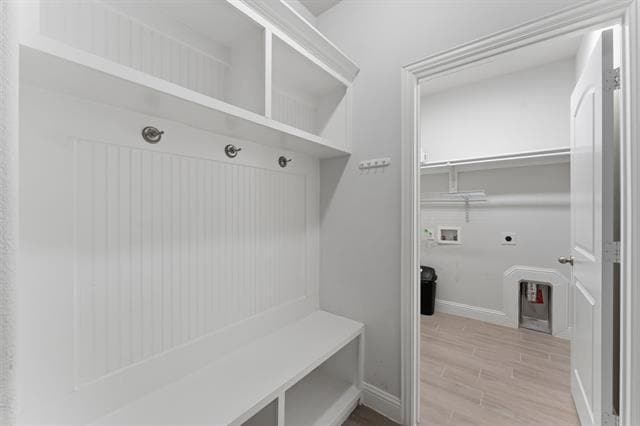 Building Photo - 2104 Barx Dr