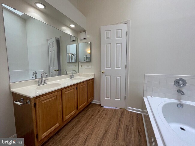 Building Photo - 6103 Wigmore Ln