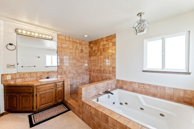 Building Photo - 1364 Weymouth Ln