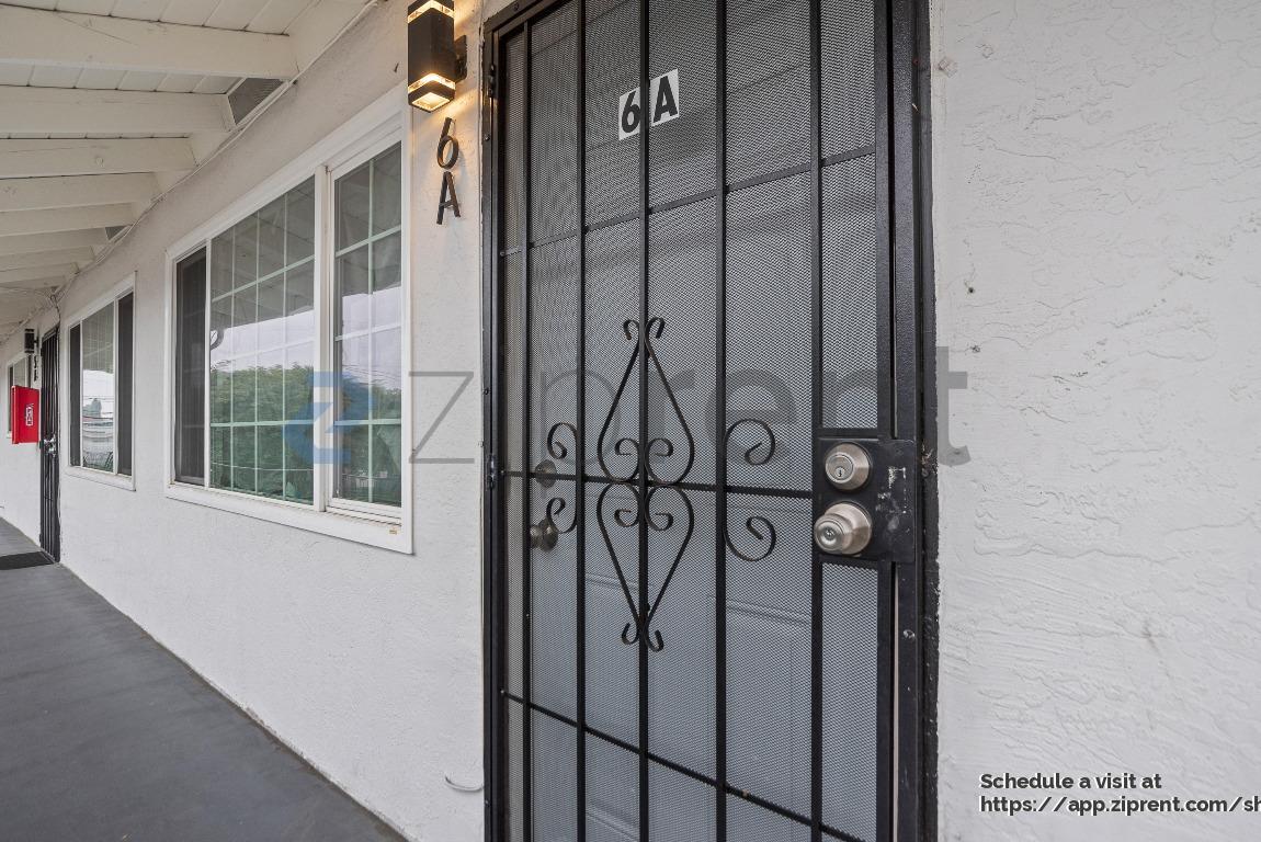 Building Photo - 27070 Manon Ave